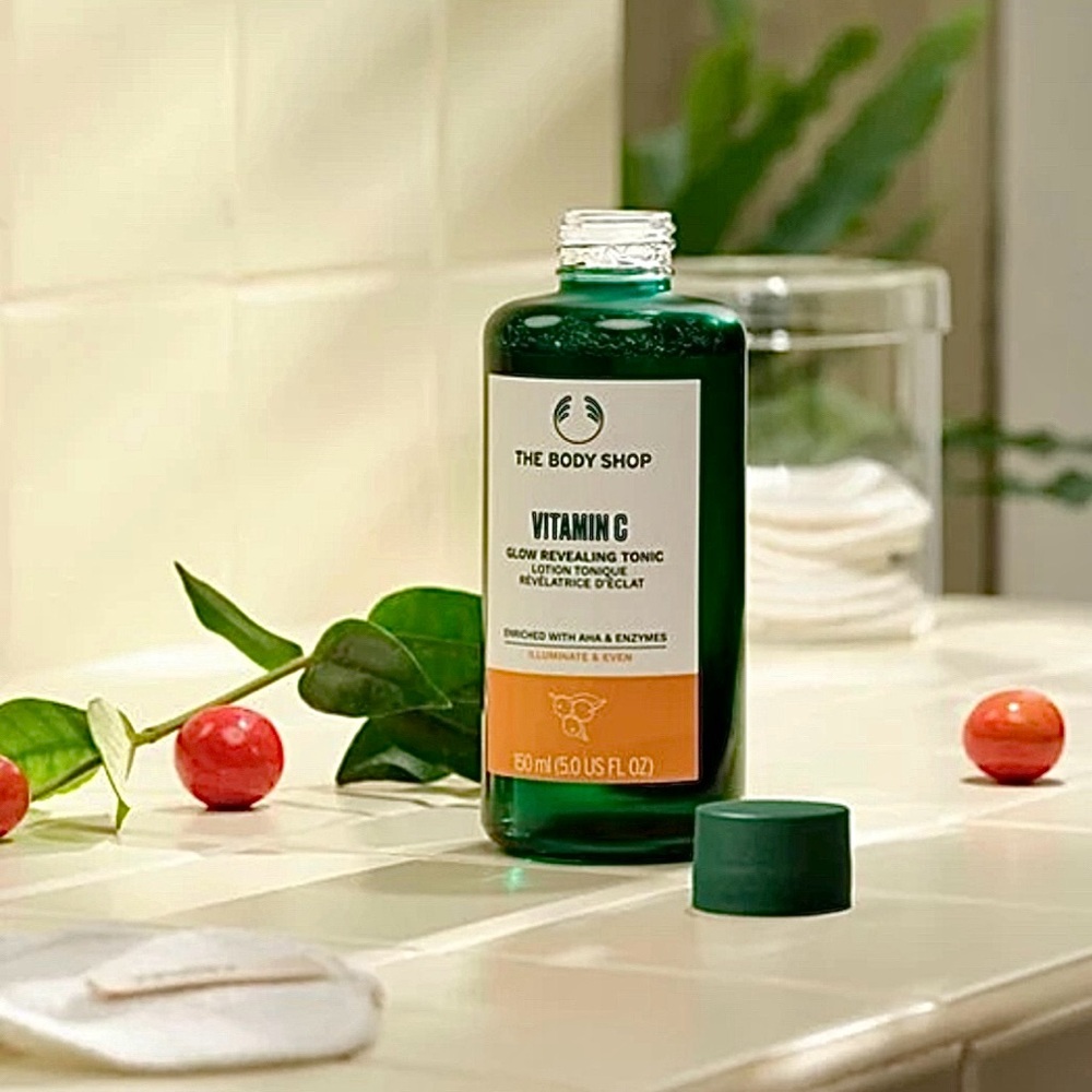 NEW!! Vitamin C Glow Revealing Tonic from The Body Shop